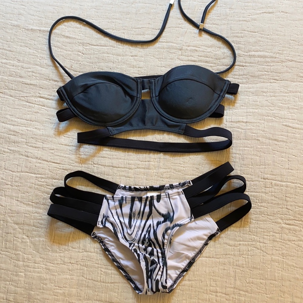 Strappy cage back bikini